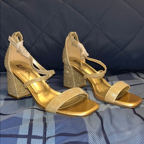 NEW Elegant Gold sparkling Strappy Block Heel Sandals - Picture 1 of 6